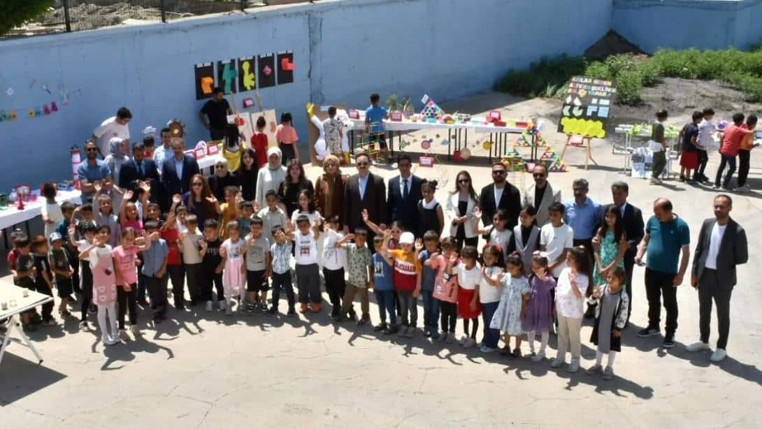 Malazgirt Bilim ve Sanat Merkezi'nin Yıl Sonu Sergisini 